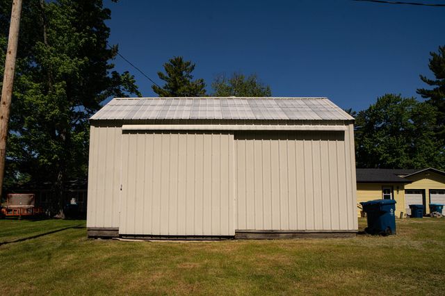 3185 Lakeshore Drive, Gladwin, MI 48624