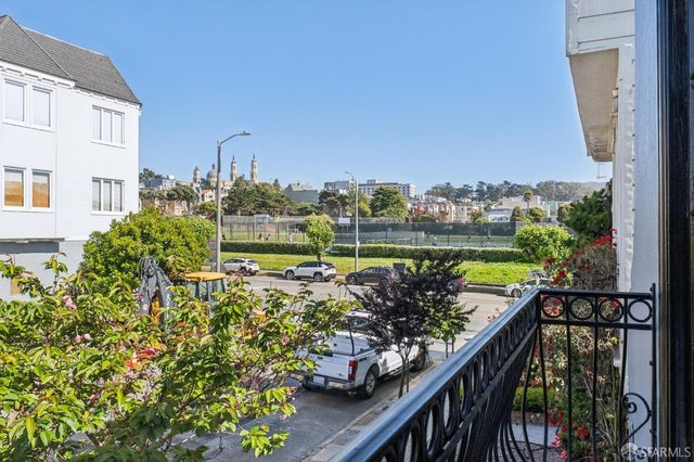 73 Almaden Court, San Francisco, CA 94118
