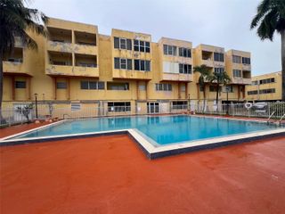 1555 W 44th Pl 103, Hialeah, FL 33012