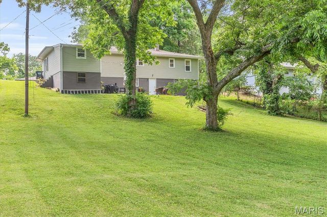 2 Pasadena Drive, Fairview Heights, IL 62208