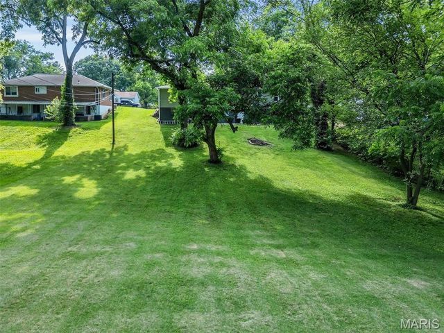 2 Pasadena Drive, Fairview Heights, IL 62208