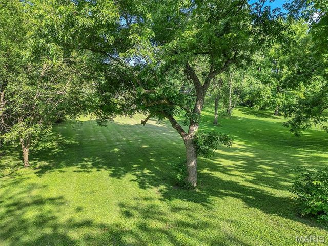 2 Pasadena Drive, Fairview Heights, IL 62208