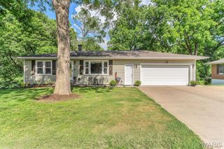 2 Pasadena Drive, Fairview Heights, IL 62208