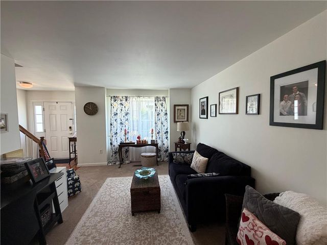 4177 Bunker Hill Drive North, Upper Saucon Twp, PA 18036