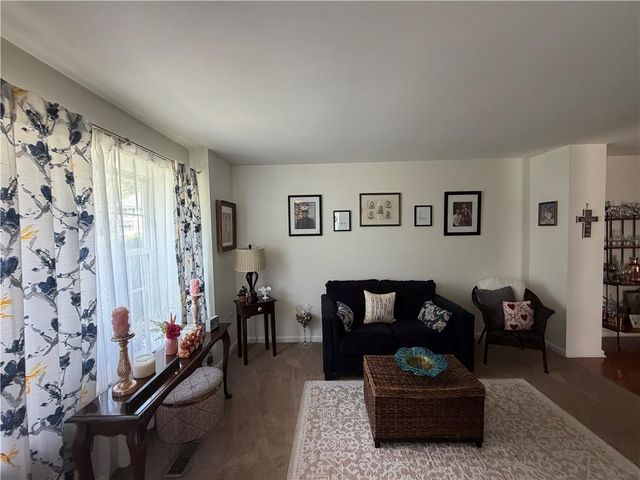 4177 Bunker Hill Drive North, Upper Saucon Twp, PA 18036