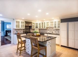 205 Grove St 205, Wellesley, MA 02482