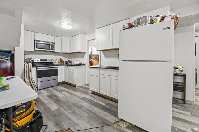 7609 N MOUNTAIN VIEW RD, Lake Point, UT 84074