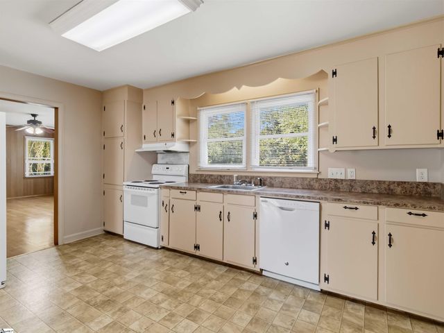 5 Lisa Drive, Greenville, SC 29615