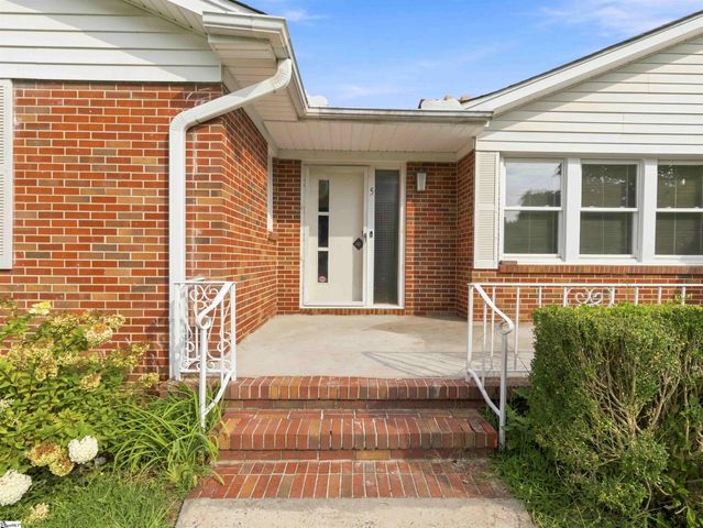 5 Lisa Drive, Greenville, SC 29615