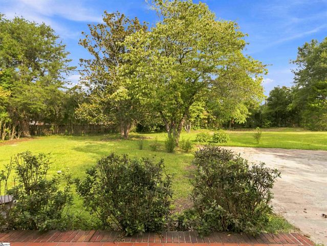 5 Lisa Drive, Greenville, SC 29615