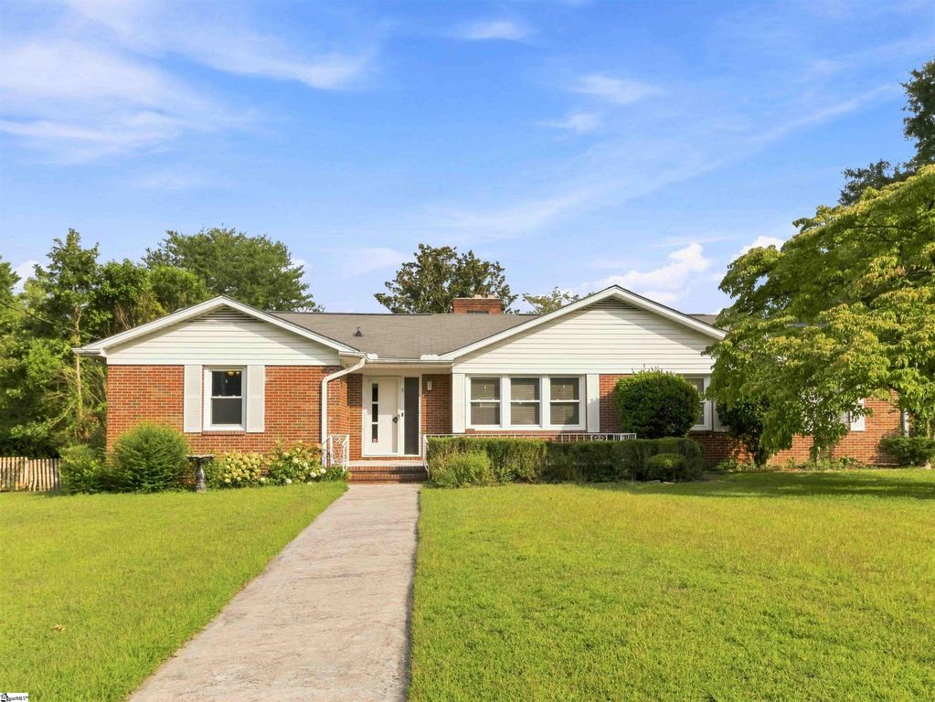 5 Lisa Drive, Greenville, SC 29615