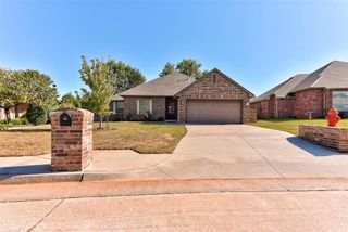 7020 Cherokee Crossing East, Oklahoma City, OK 73132