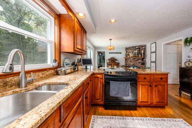 7 Harpers Hollow, East Sandwich, MA 02537