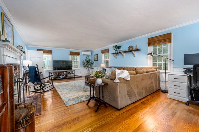 7 Harpers Hollow, East Sandwich, MA 02537