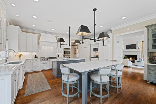 325 Central Avenue, Wilmette, IL 60091