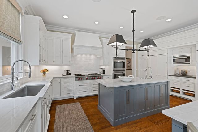 325 Central Avenue, Wilmette, IL 60091