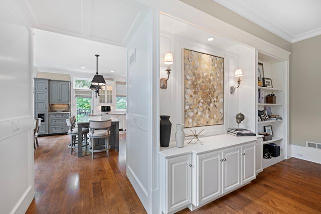 325 Central Avenue, Wilmette, IL 60091