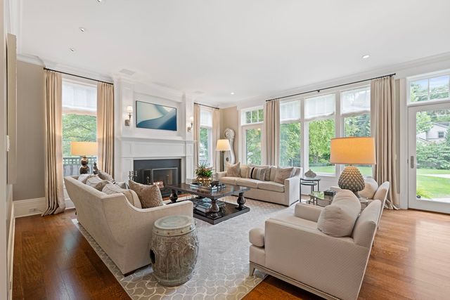 325 Central Avenue, Wilmette, IL 60091