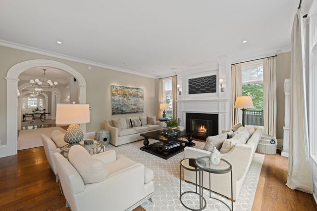 325 Central Avenue, Wilmette, IL 60091