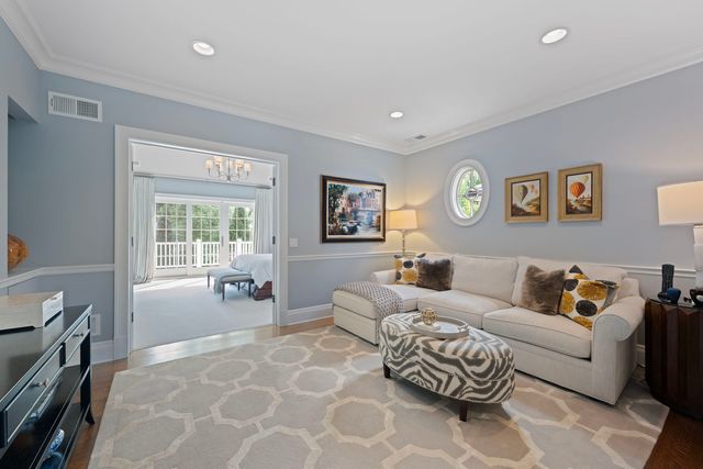 325 Central Avenue, Wilmette, IL 60091