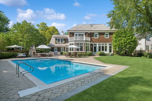 325 Central Avenue, Wilmette, IL 60091