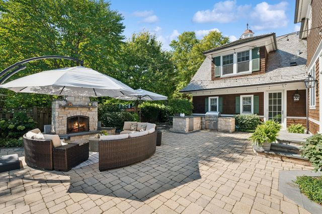 325 Central Avenue, Wilmette, IL 60091