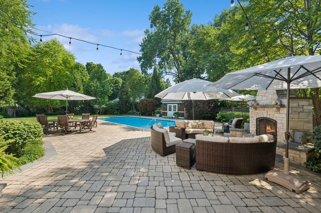 325 Central Avenue, Wilmette, IL 60091