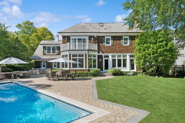 325 Central Avenue, Wilmette, IL 60091