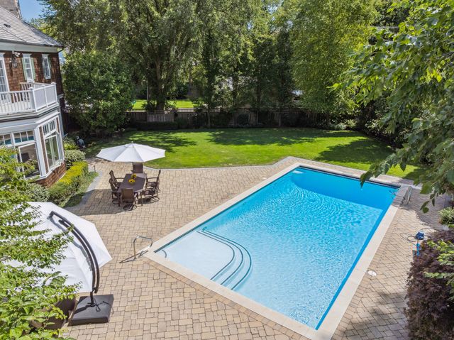 325 Central Avenue, Wilmette, IL 60091