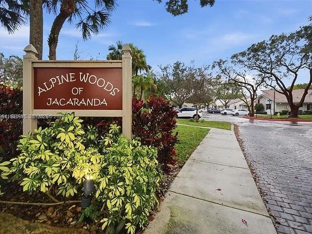 1021 NW 79th Ave, Plantation, FL 33322