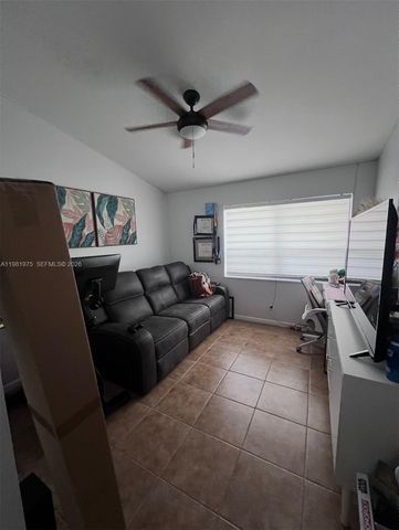 1021 NW 79th Ave, Plantation, FL 33322