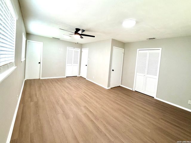 3207 Colony Dr, San Antonio, TX 78230