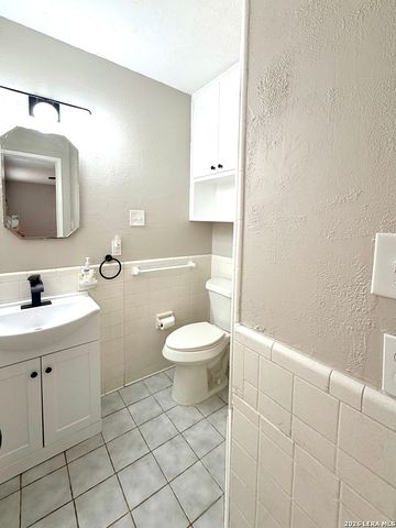 3207 Colony Dr, San Antonio, TX 78230
