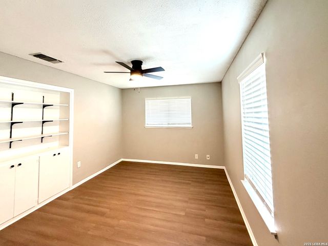 3207 Colony Dr, San Antonio, TX 78230
