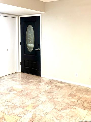 3207 Colony Dr, San Antonio, TX 78230
