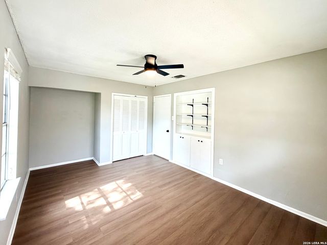 3207 Colony Dr, San Antonio, TX 78230