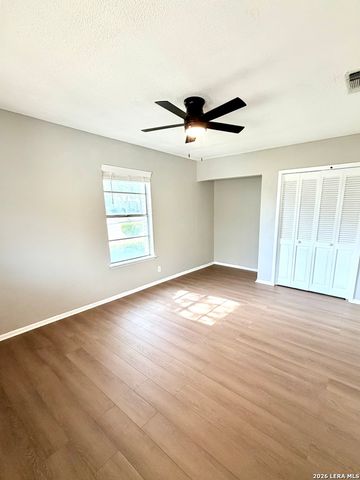 3207 Colony Dr, San Antonio, TX 78230