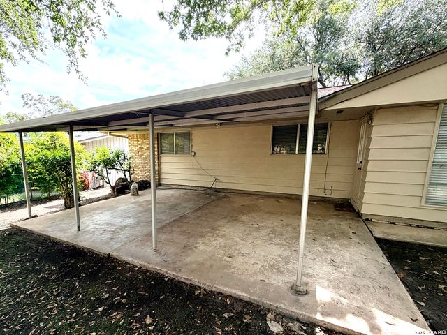 3207 Colony Dr, San Antonio, TX 78230