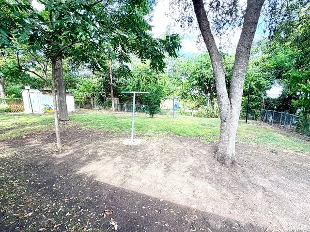 3207 Colony Dr, San Antonio, TX 78230