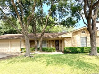 3207 Colony Dr, San Antonio, TX 78230