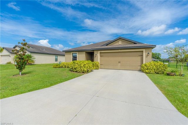 727 Morningview CT, Lehigh Acres, FL 33974