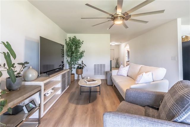 727 Morningview CT, Lehigh Acres, FL 33974