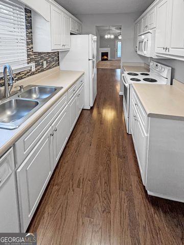 1653 Summerwoods Circle, Griffin, GA 30224