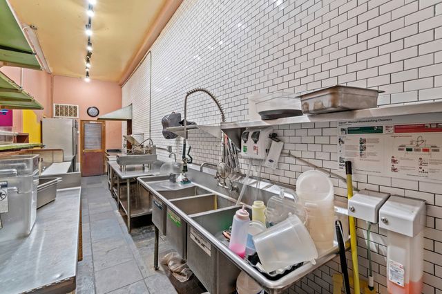 543 N Noble Street, Chicago, IL 60642