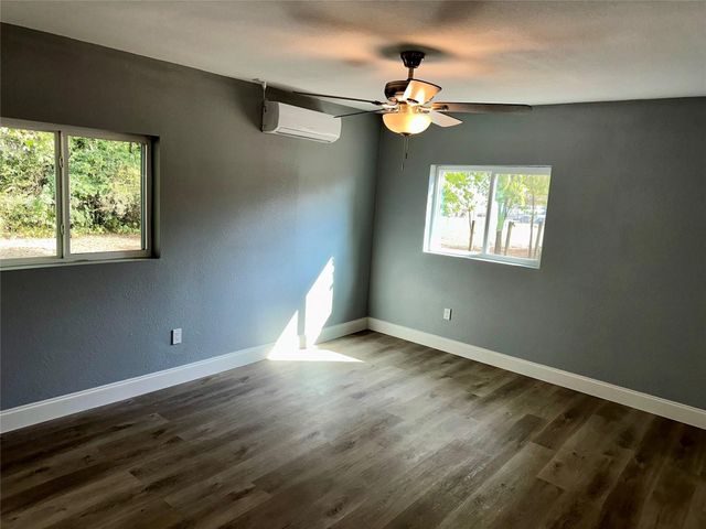 712 W Bond Street, Denison, TX 75020