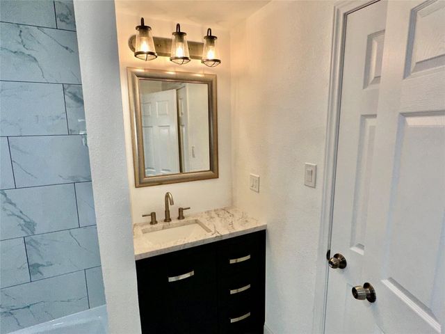 712 W Bond Street, Denison, TX 75020