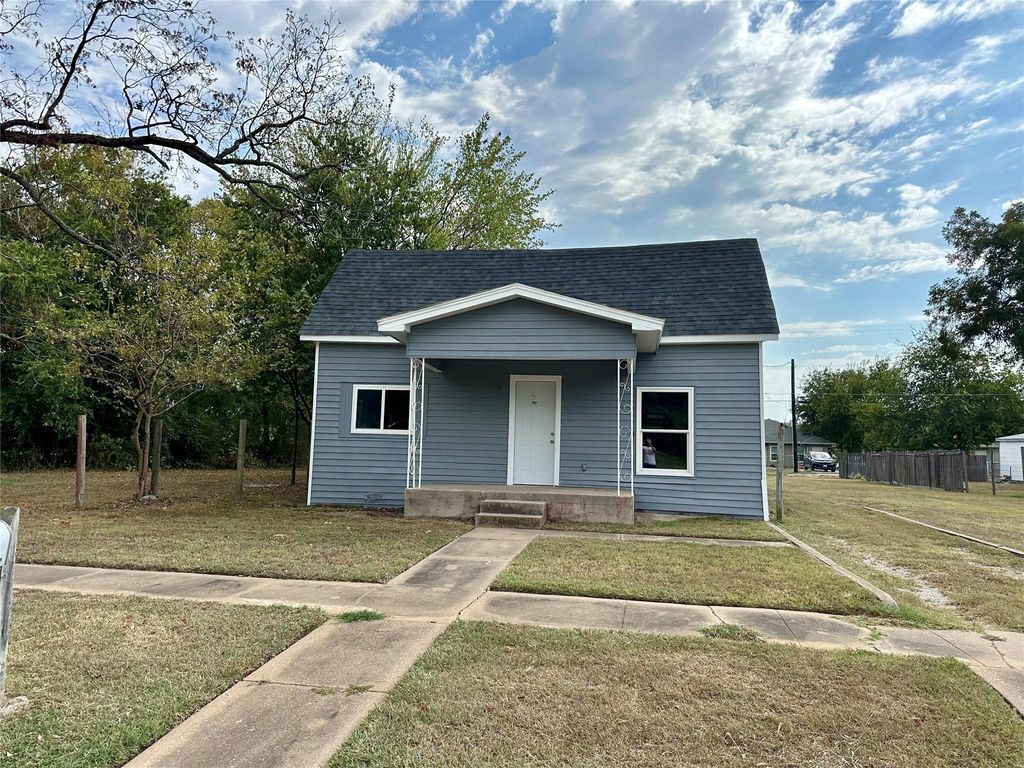 712 W Bond Street, Denison, TX 75020