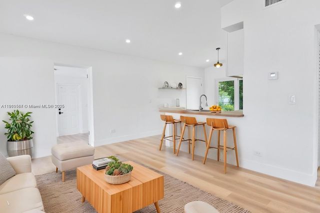 75 NW 125th St, North Miami, FL 33168