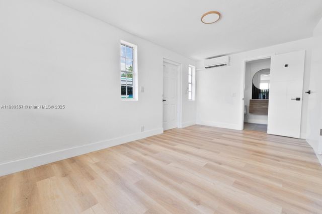 75 NW 125th St, North Miami, FL 33168