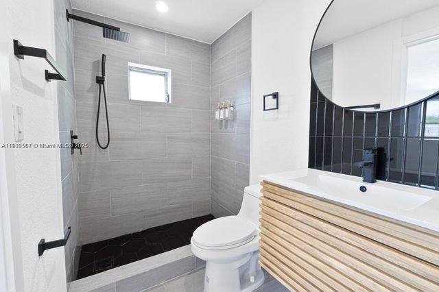 75 NW 125th St, North Miami, FL 33168